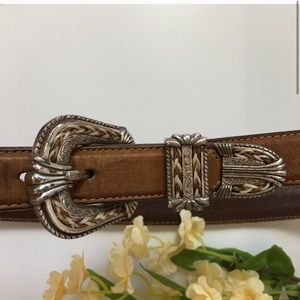 Tony Lama Western Leather and Metal Belt Sz 28